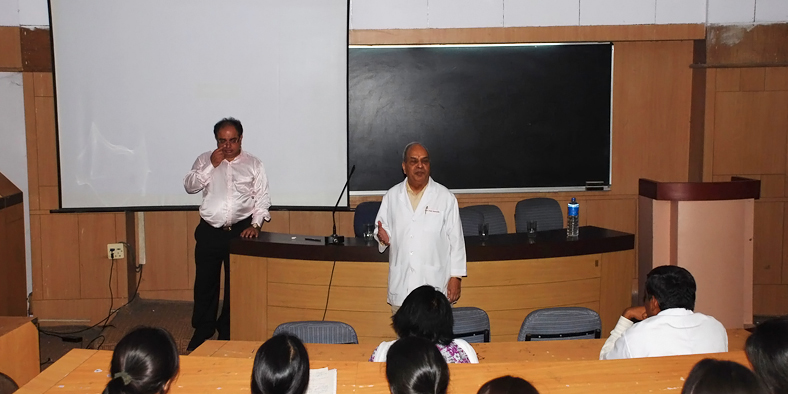 Dr. Hariparkash, Ex- Head AIIMS, Dental Wing, introducing Dr. Sanjay Arora to the Dentists for their training into TMJ dentistry at ITS dental College.